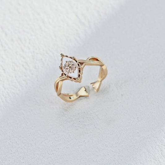 Ring mit Emaille-Blume in Antikgold (925 Silber)