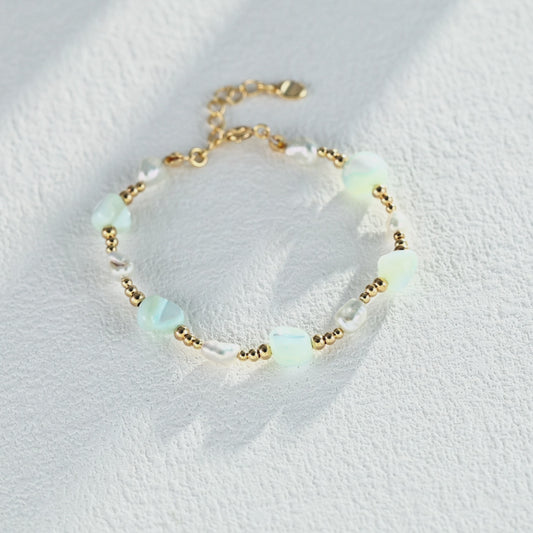 925er Silberarmband mit unregelmäßigen Naturperlen & Antikgold-Finish