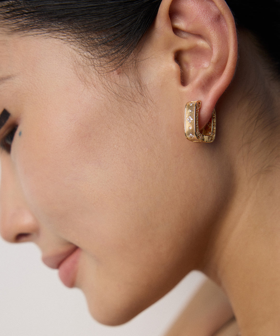 S925 Ohrstecker im Vintage-Rahmendesign mit Zirkonia