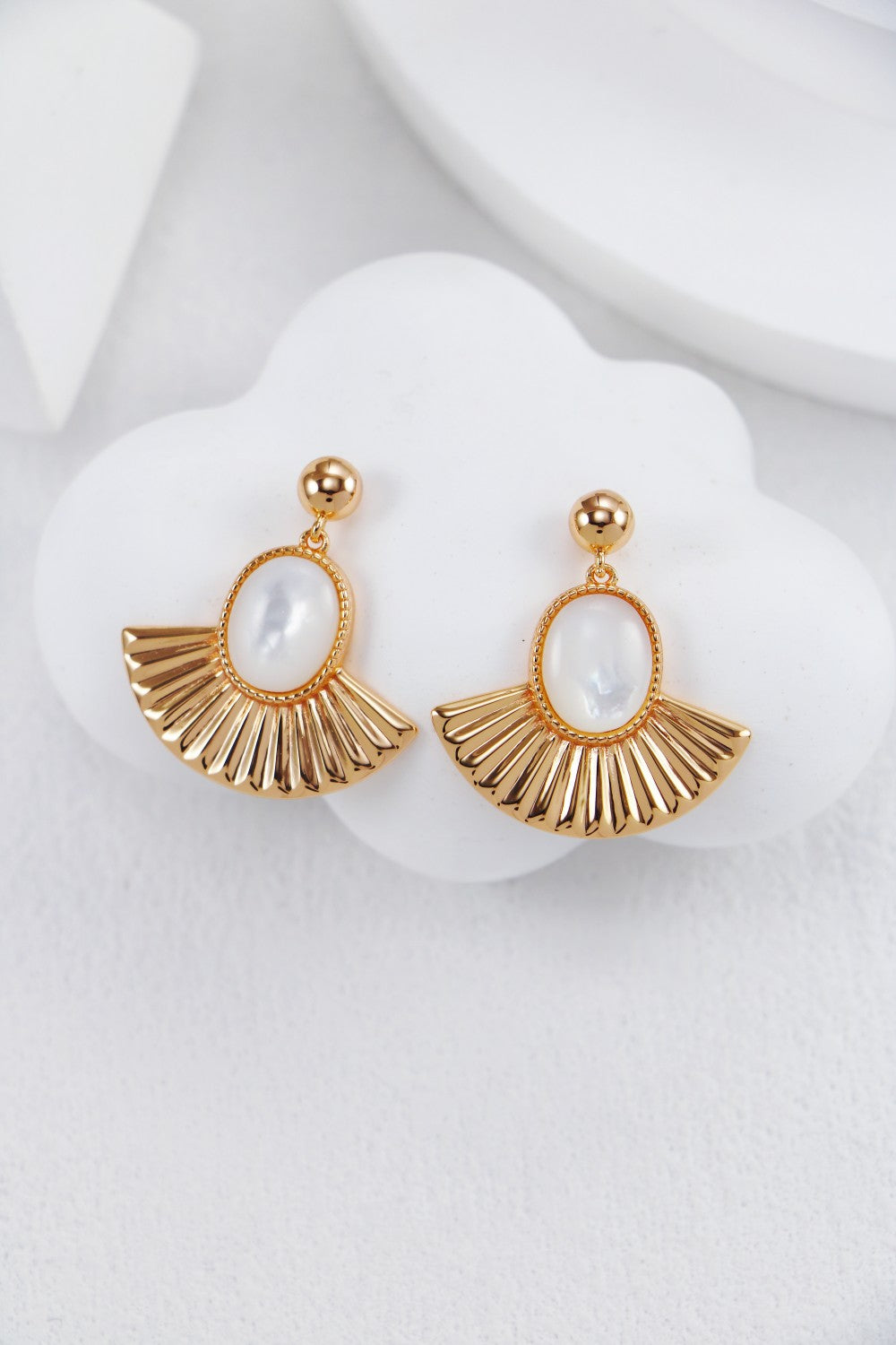 S925 Ohrhänger Fächerform mit ovaler Kunstperle – Gold / Silber