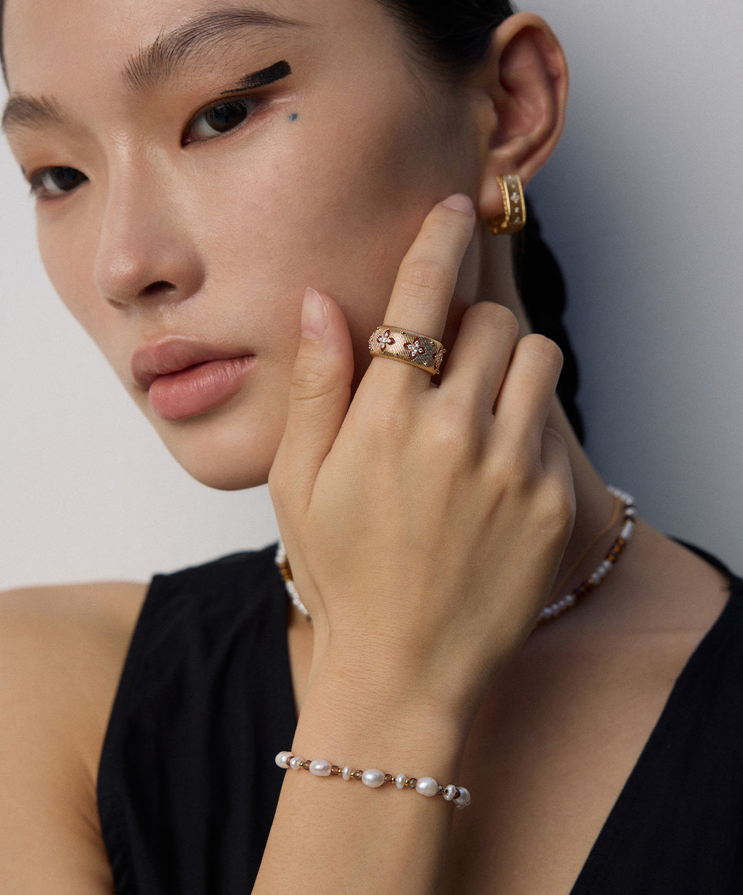 S925 Armband mit Naturperlen & Glasperlen in Antikgold