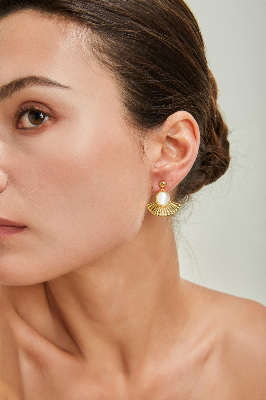 S925 Ohrhänger Fächerform mit ovaler Kunstperle – Gold / Silber