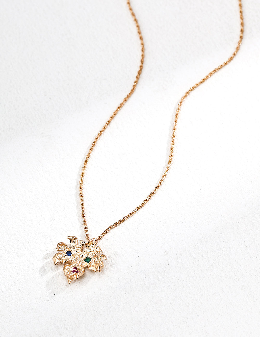 S925 Silber Kette mit Zirkonia-Blattanhänger