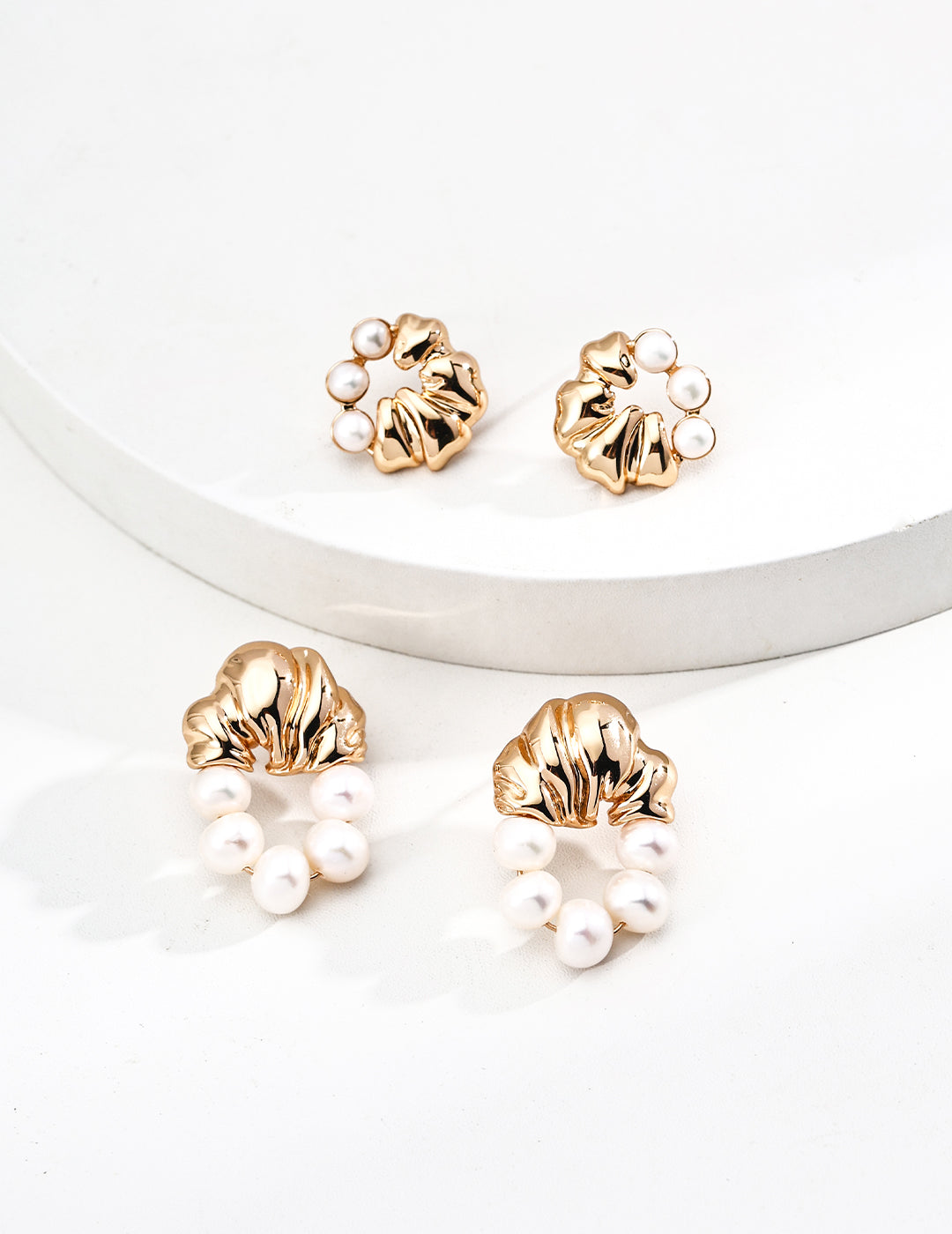 S925 Ohrringe – Vintage-Wellen mit Perlenakzent