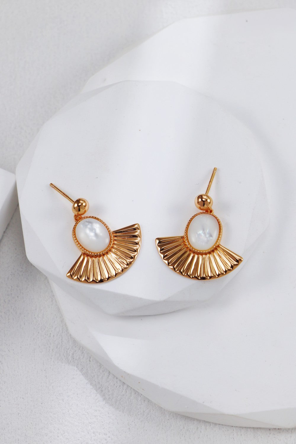 S925 Ohrhänger Fächerform mit ovaler Kunstperle – Gold / Silber