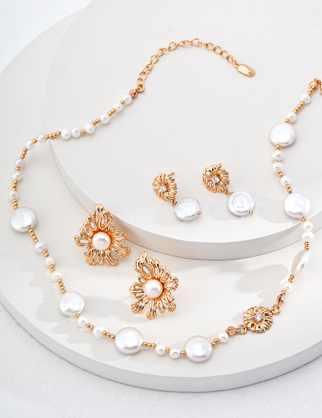 S925 Naturperle Drop Earrings – Florale Edition