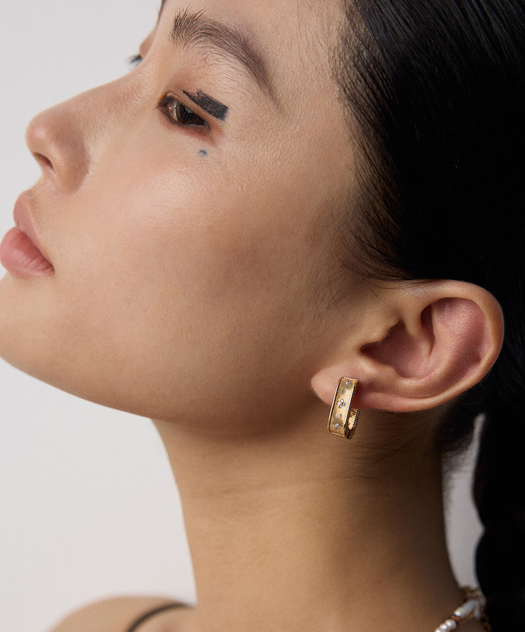 S925 Ohrstecker im Vintage-Rahmendesign mit Zirkonia