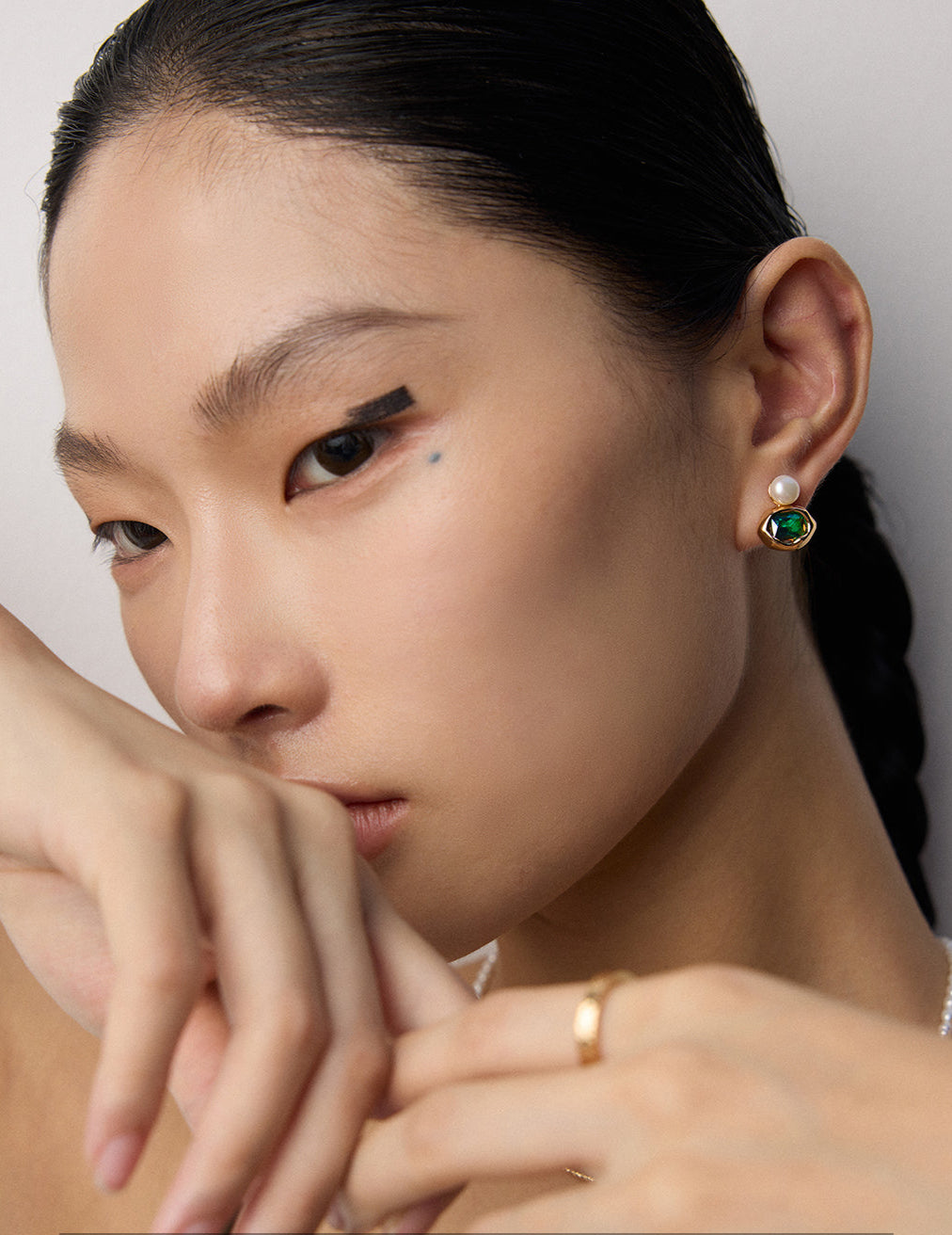 925er Silberohrringe mit Naturperle & farbigem Zirkonia