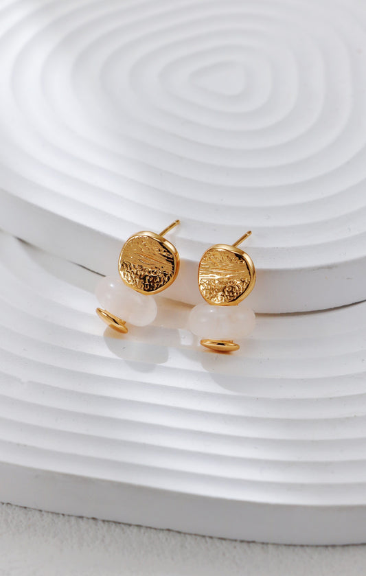 S925 Struktur-Ohrstecker mit Zierkristallring – Silber / Goldoptik