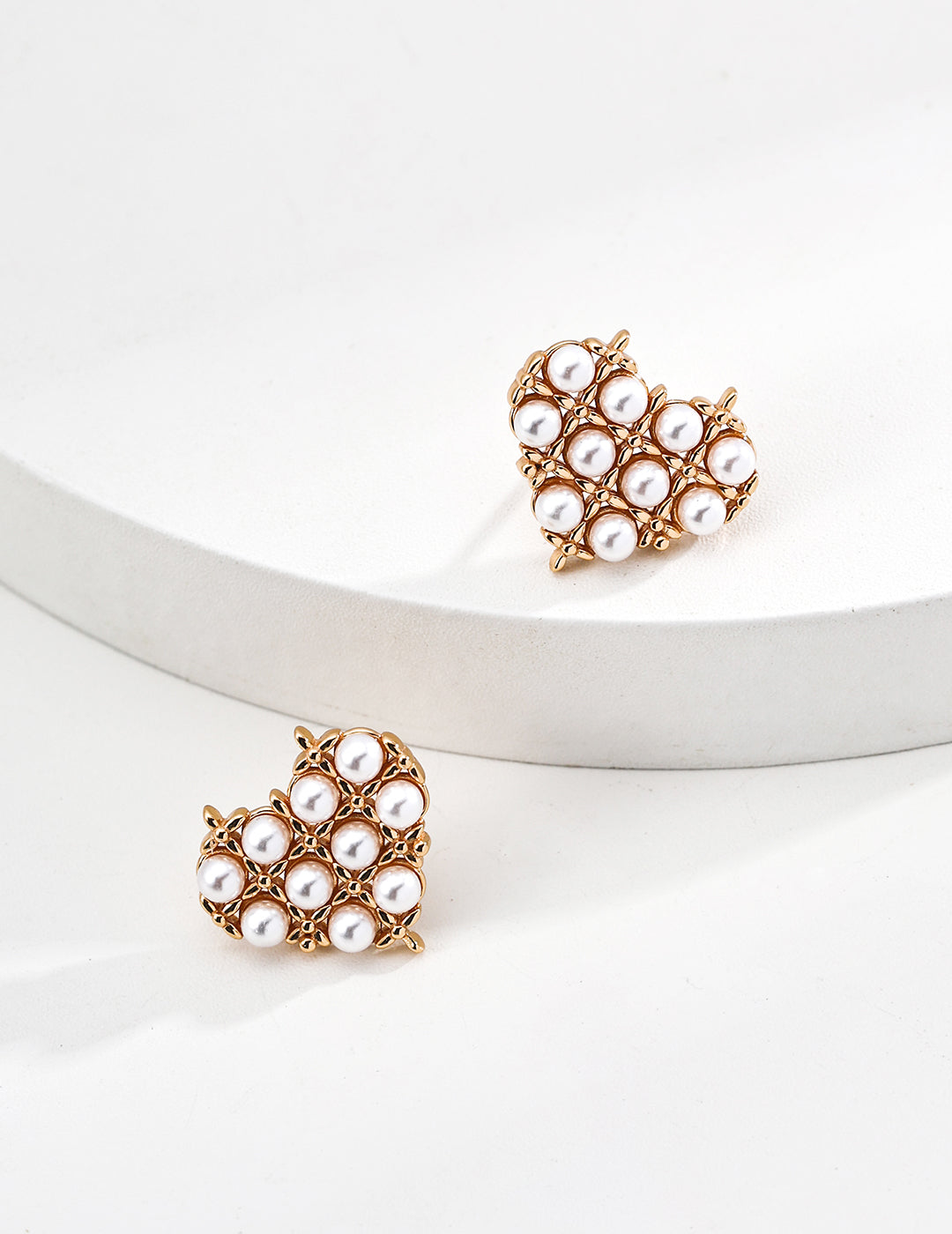 S925 Herz-Ohrringe mit Zierperlen