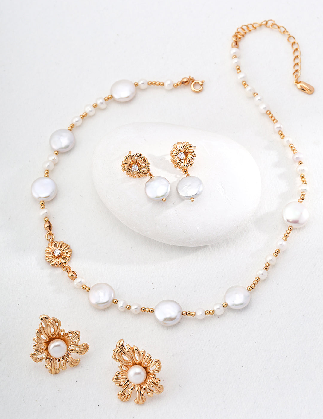 S925 Naturperle Drop Earrings – Florale Edition